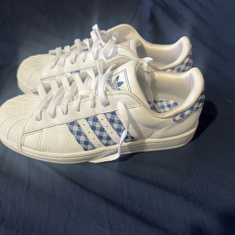 Ladies size 6.5 Adidas Superstar
